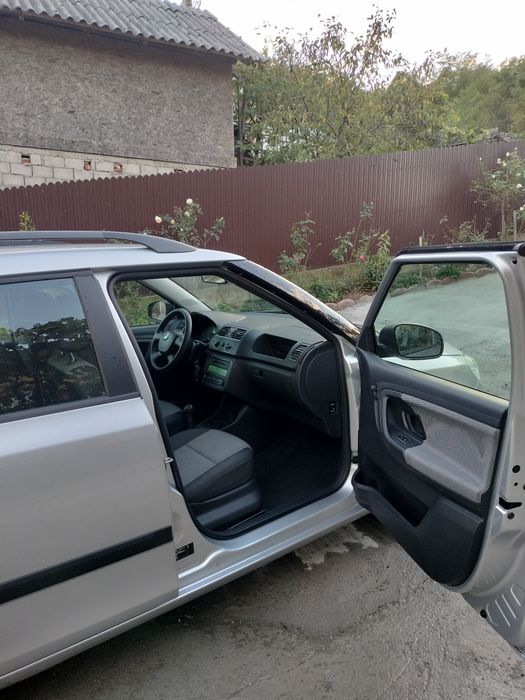 Vând Skoda Fabia 2 facelift euro 5 benzina