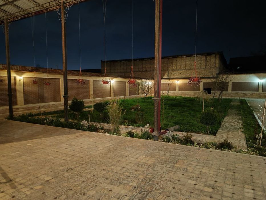 Uy sotiladi uy sotiladi