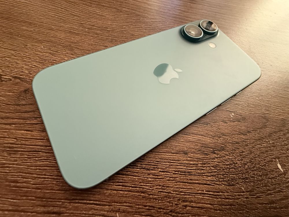 iPhone 16 ! Батерия 100% !