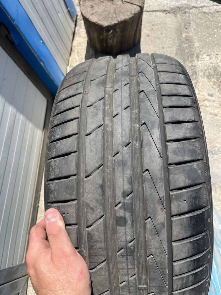 Гуми Hankook 245/45/18 25дот