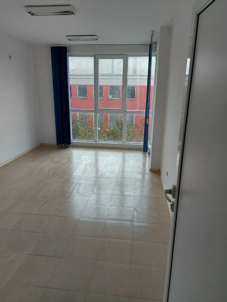 Продава се Офис в Търговище, Център - 97 кв.м за 1104 €/кв.м - Снимка #3