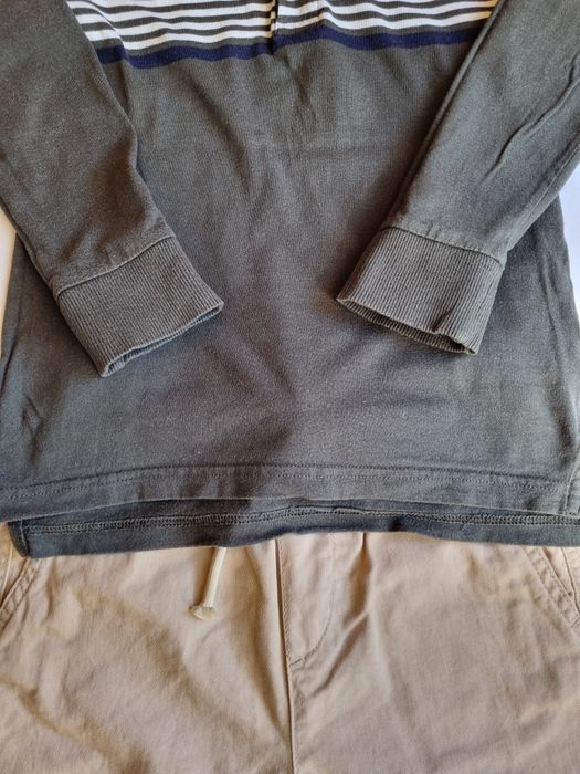 Зелена блуза с яка и копчета Next и бежов панталон H&M, 128 см.