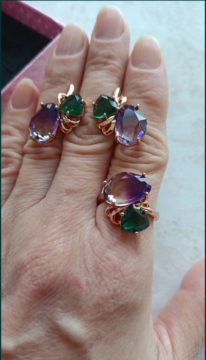 Продам нежный комплект бижутерии