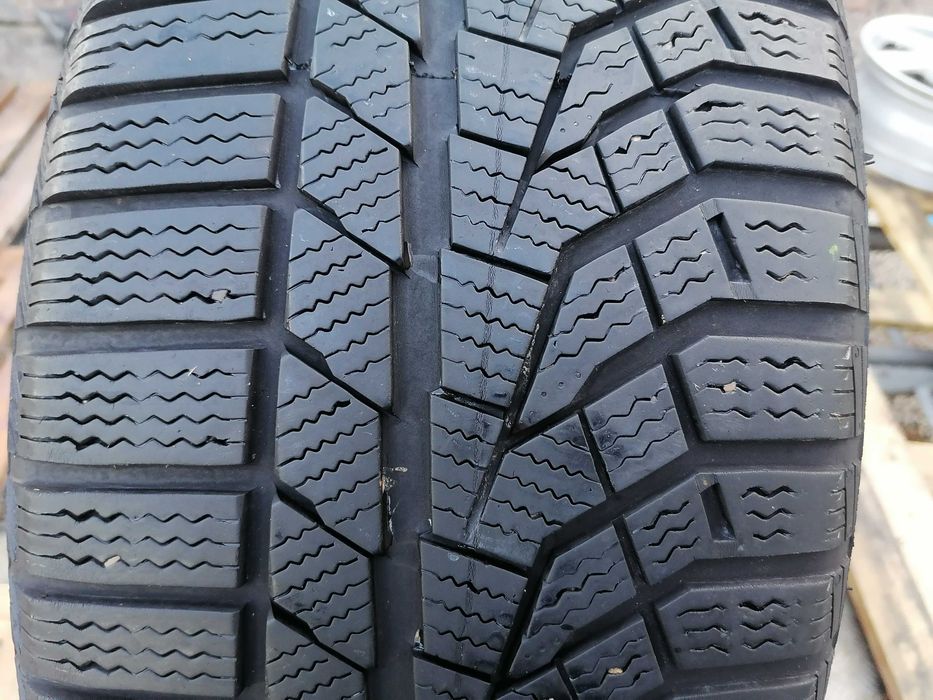 2 бр. зимни гуми Sailun 215/50R 17 DOT 2222