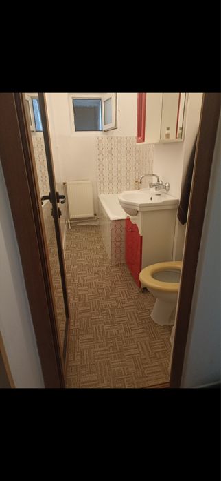 Inchiriez apartament o camera