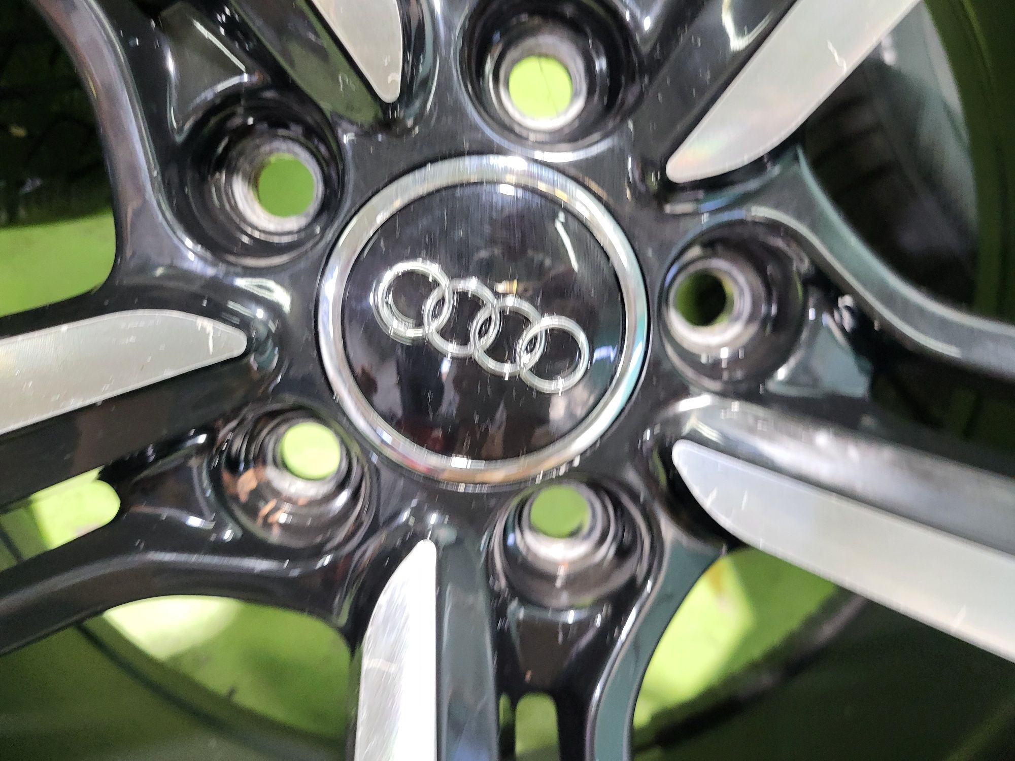 18 5x112 Audi A4 A6 Vw Passat Touran Caddy Skoda 5х112