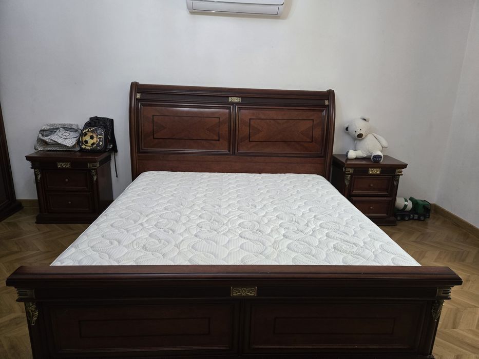 Спальный гарнитур