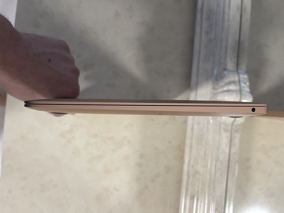 Macbook Air 13 Retina 2020 Gold - Intel i3 8GB RAM DDR4 256 SSD