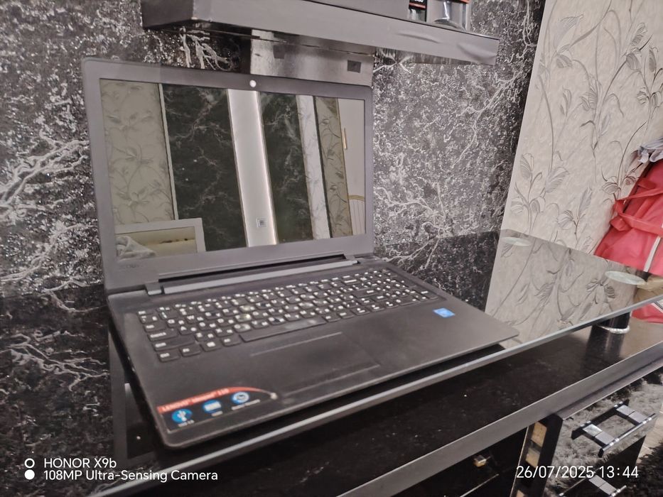 Наутбук LENOVO сотилади.. Срочно кам ишлаган