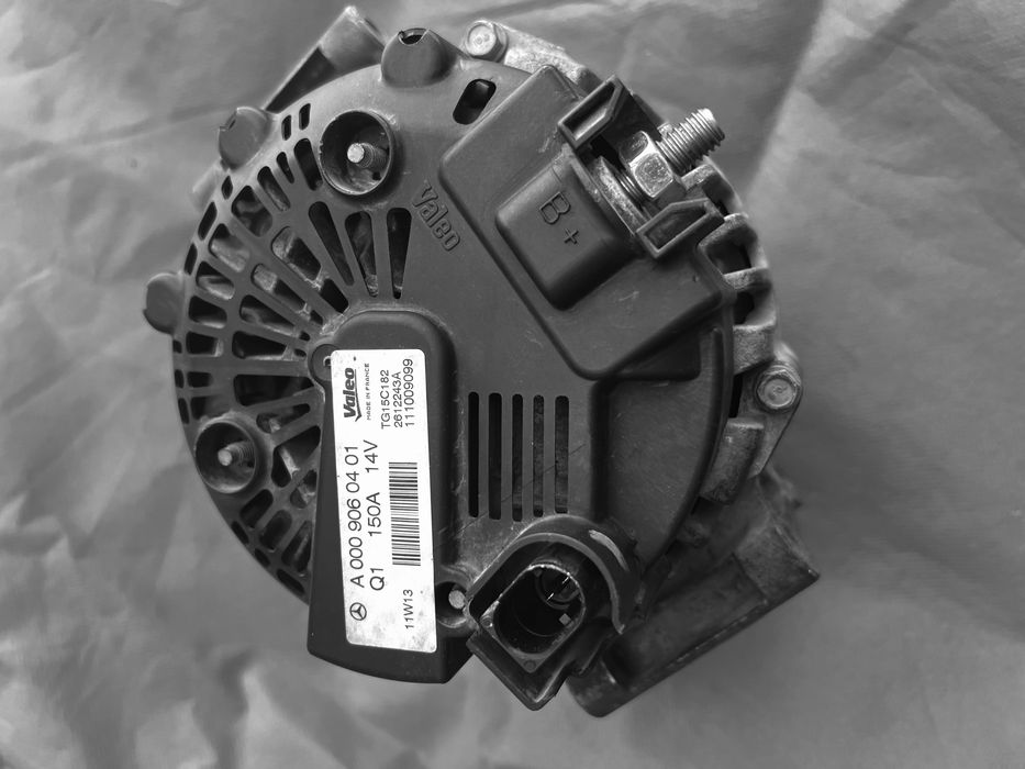 Динамо ( Алтернатор) VALEO за Мерцедес W204 C180