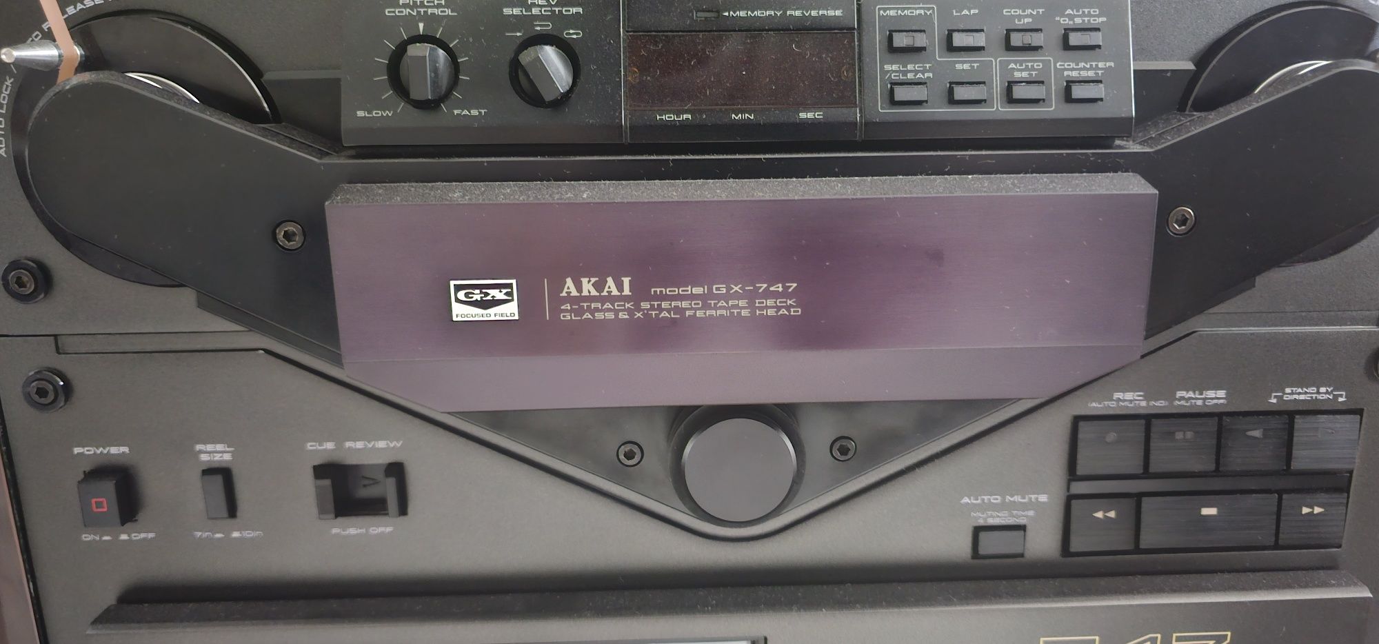 Катушечный магнитофон Akai 747