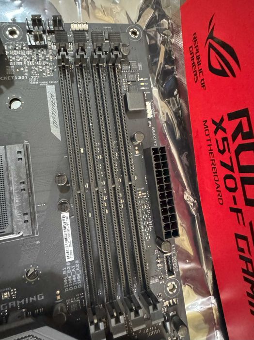 Placa de baza: ASUS ROG STRIX X570-F Gaming - ca noua, cutie + factura