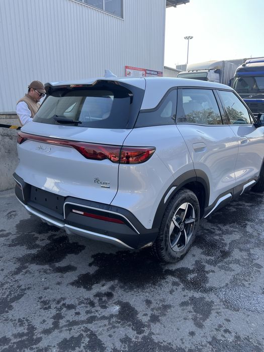 Byd yuan up 3poztisiyasi nalichida