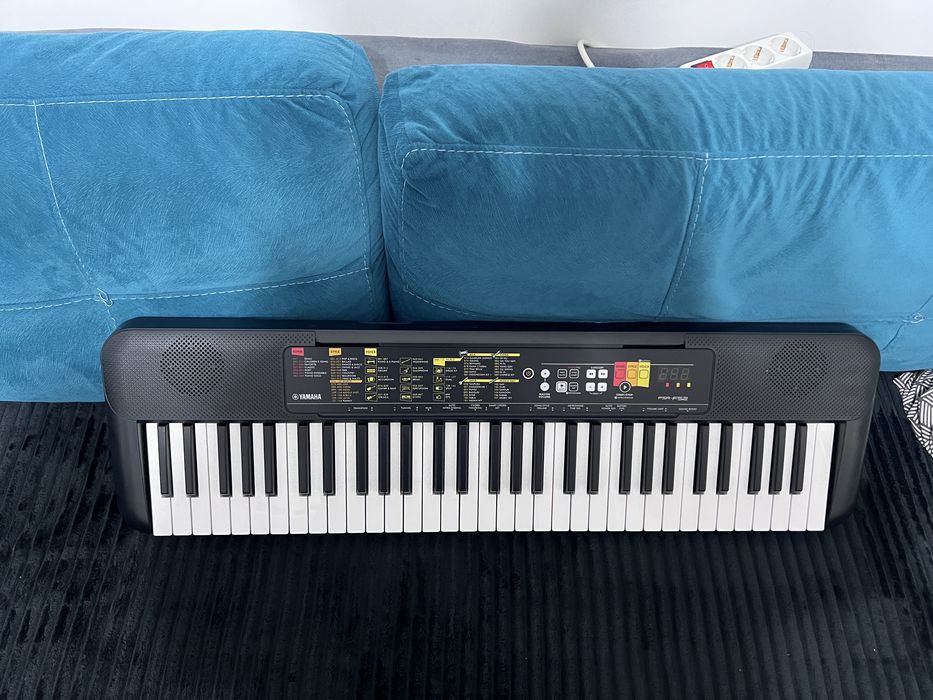 Orga Electronica YAMAHA PSR-F52