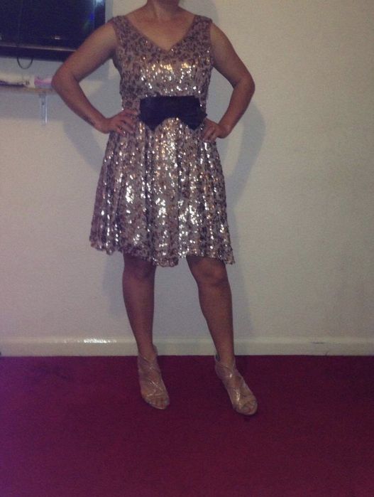 Rochie eleganta cu paiete M