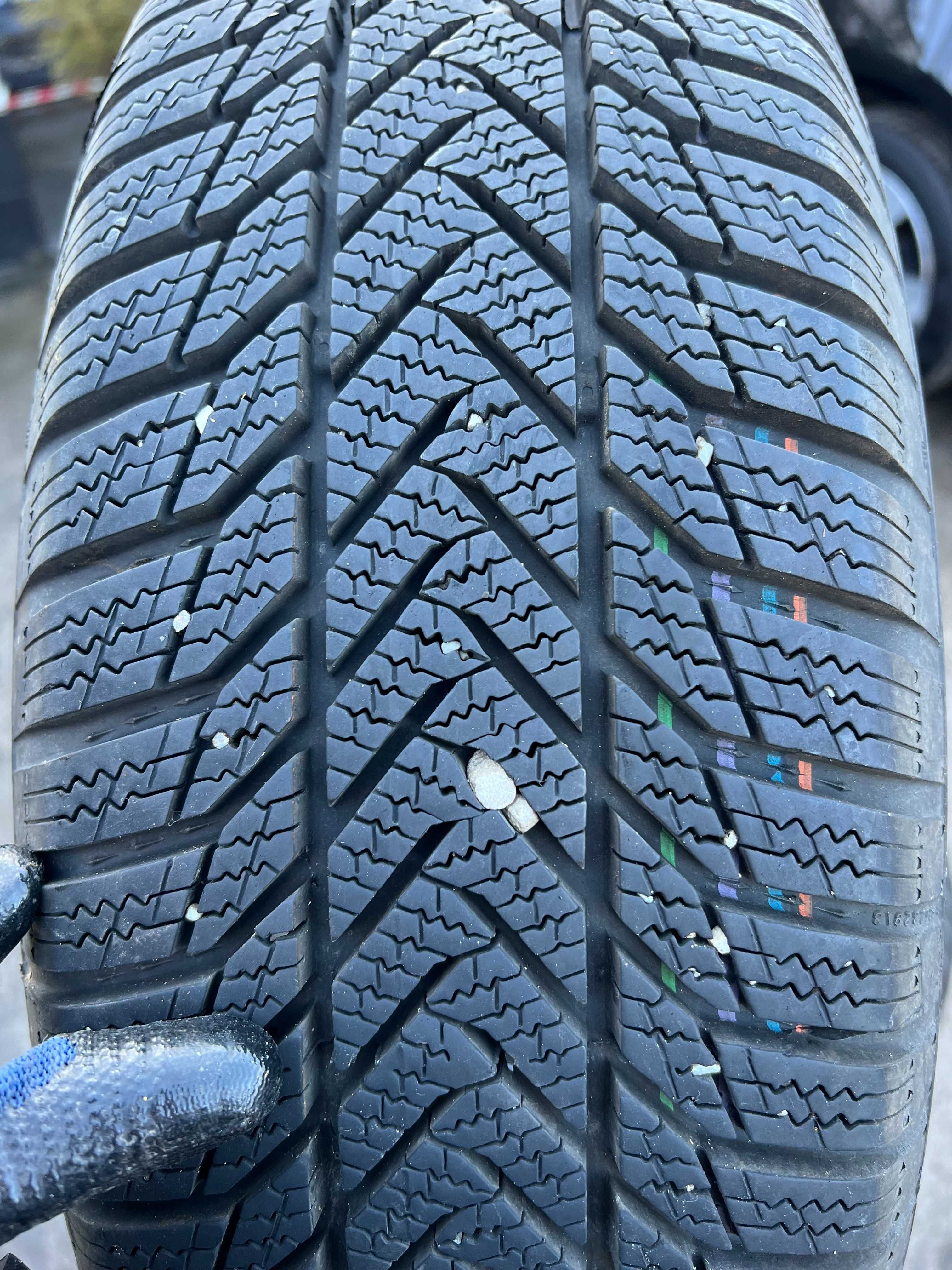 5х114.3 6.0Jx15 ET50 джанти със зимни гуми и тасове от Мазда/Mazda!!