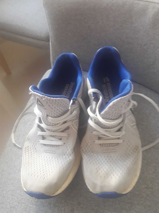 КожениБотуши37номер 70лв, 38-50лв,Бежови37н 10лв,Найк10лвReebok44-30лв