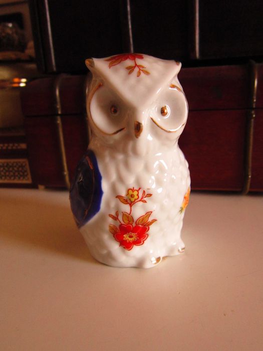 cadou rar Feng Shui Bufnita vintage portelan cu flori si finisaje aur