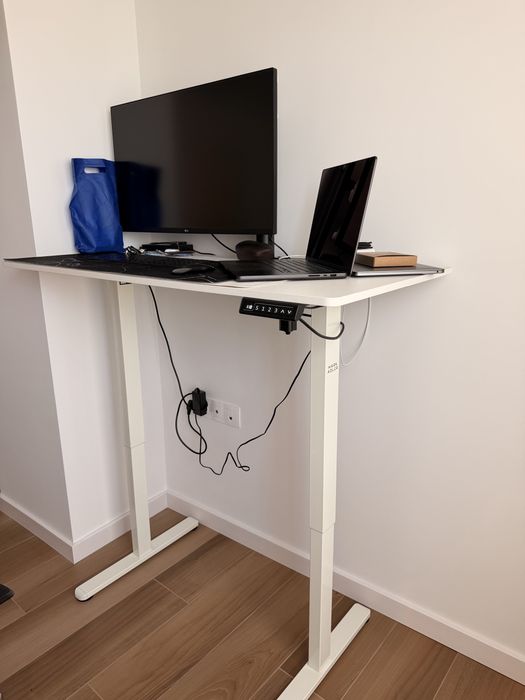 Регулеруемо бюро НОВО 120х60