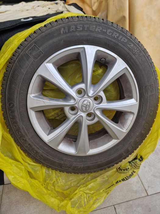 Зимни с джанти(ориг)Toyota Yaris,Master Grip 2,Semperit, 175/65/15,