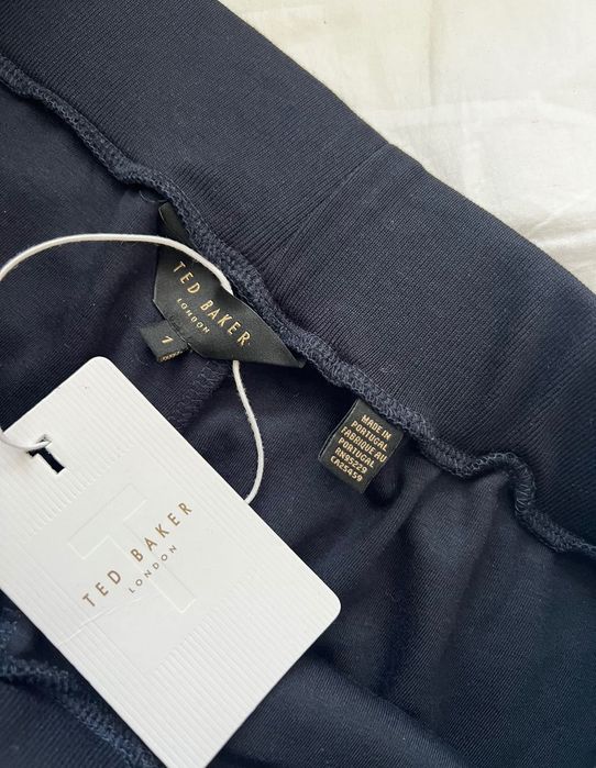 Ted Baker чисто ново долнище анцуг