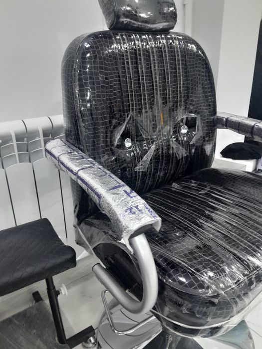 Kreslo salon 100$ keliwamzi