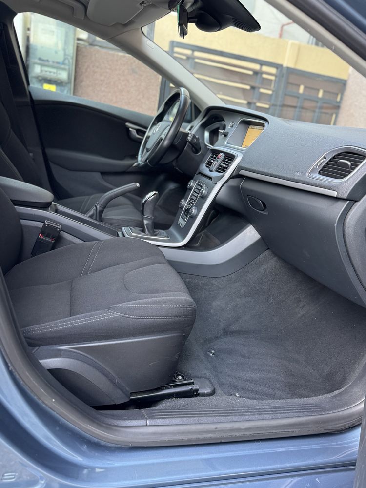 VOLVO V40 1.6 Diesel  2014