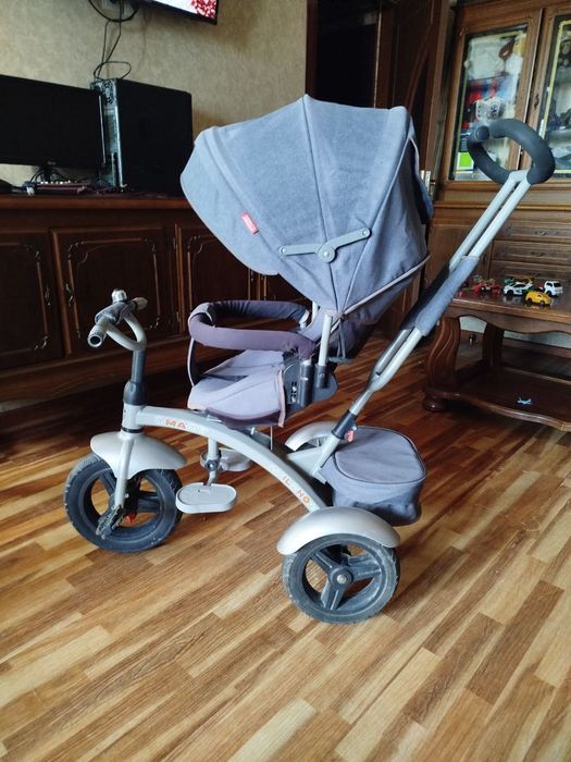 Детская вело коляска с поворотом сиденья.цена 350 тыс.