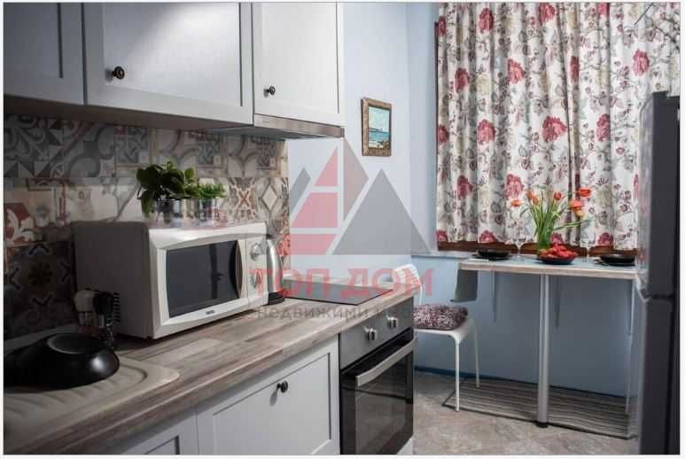 Дава се под наем Двустаен апартамент в Варна, Гръцка махала - 65 кв.м за 464.1 € - Снимка #2