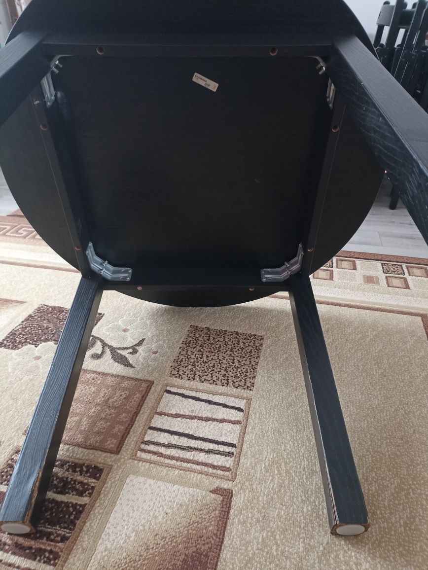Masă rotundă diametru 90 cm cu 4 scaune pliabile IKEA