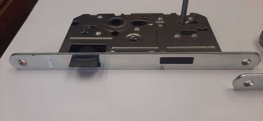 Брави за обикновен ключ интериорни врати Класен