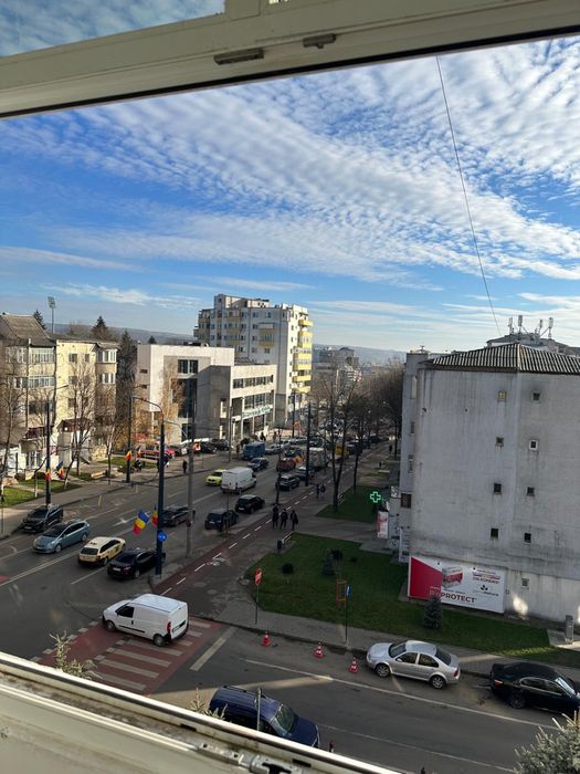 Vând apartament 3 camere