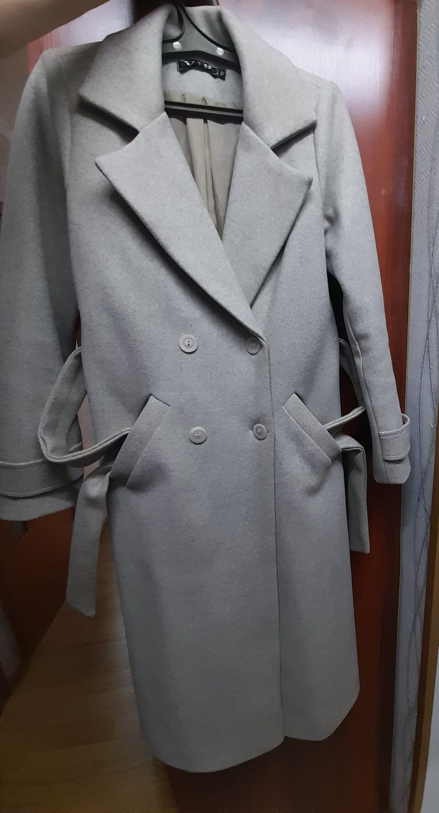 Женское пальто демисезонное