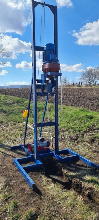 Vând utilaj de forat fîntîni