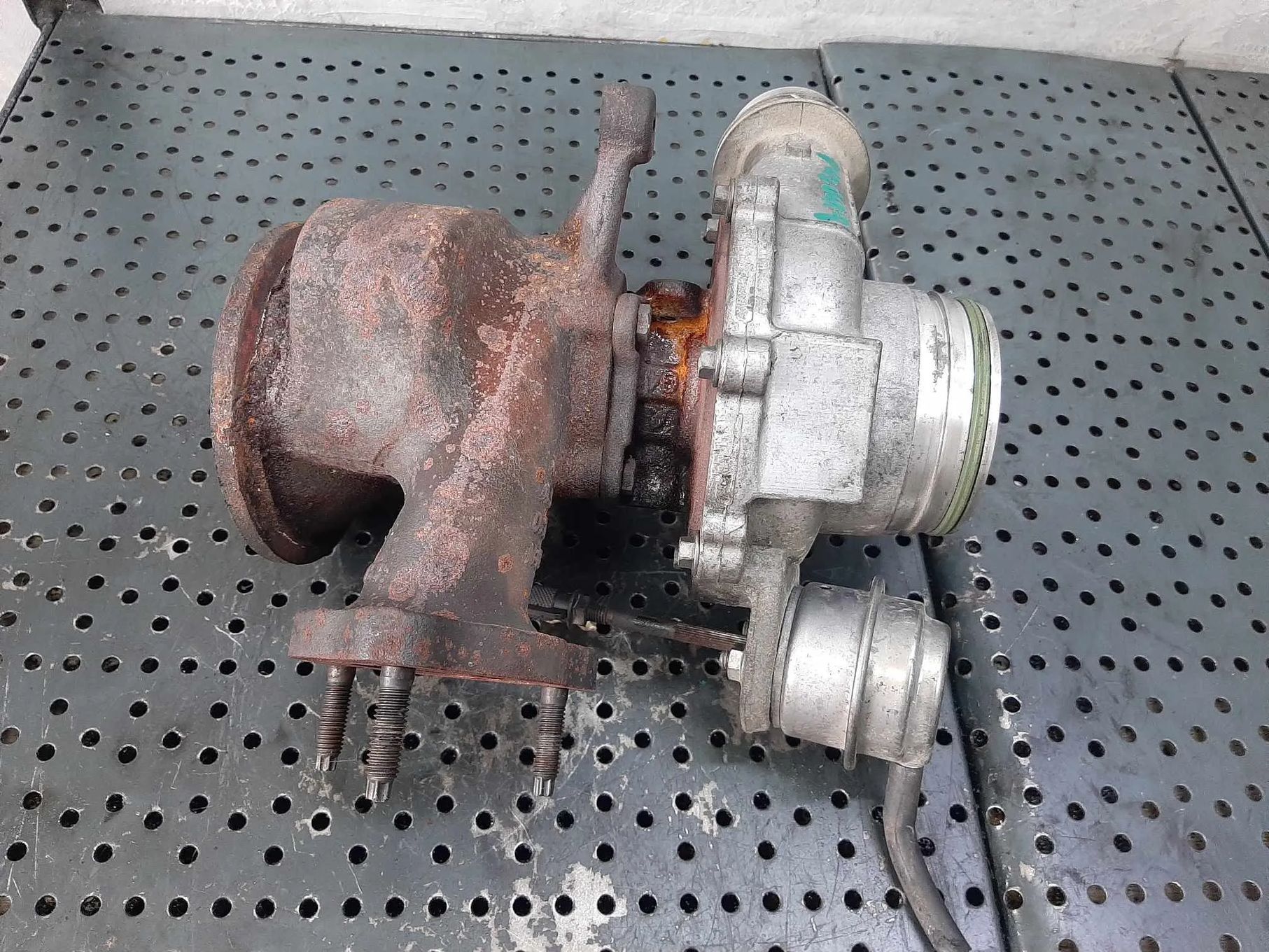 turbina  2.0 d d4204t8  volvo v40 v60 31380130  836264-1