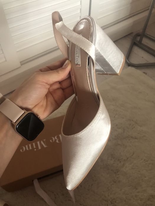 Pantofi superbi satin impecabili, purtati o data