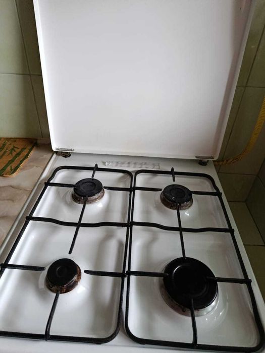 Продам газовую плиту