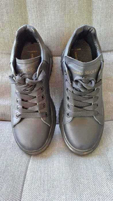 ALEXANDER MCQUEEN oversized sneakers, cumparati din Dubai|TheDubaiMall