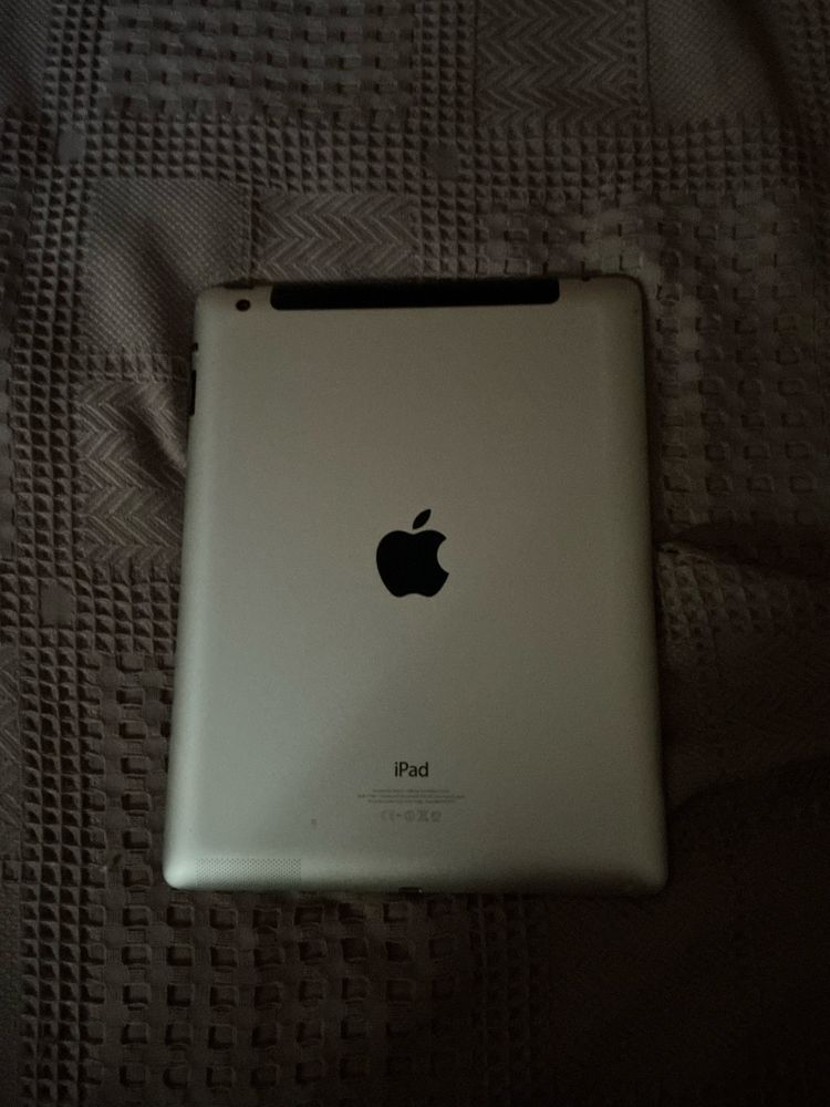 iPad 4 срочно фулл комплект