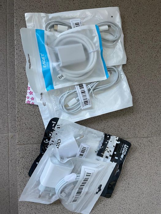 Incarcatoare/cabluri/adaptoare