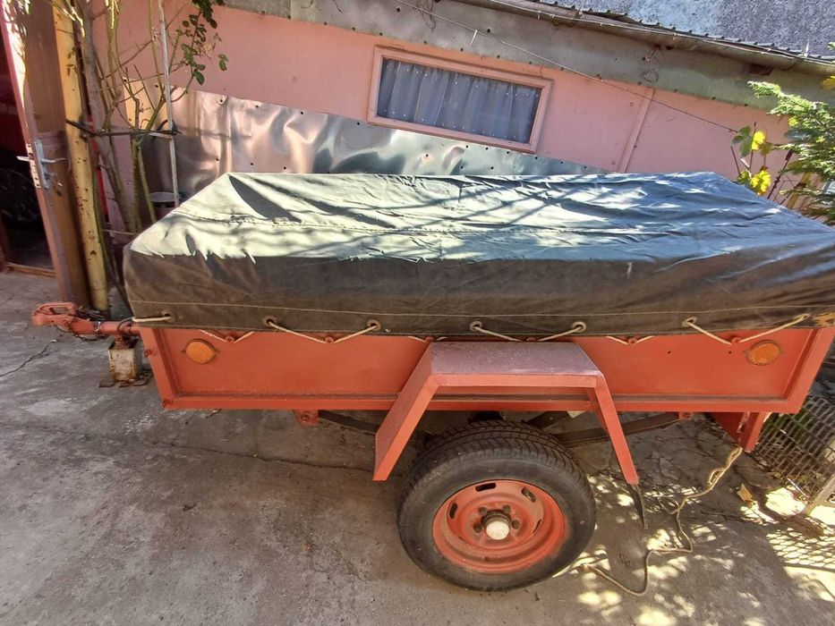Vand remorca ruseasca Odissei in stare foarte buna !!!