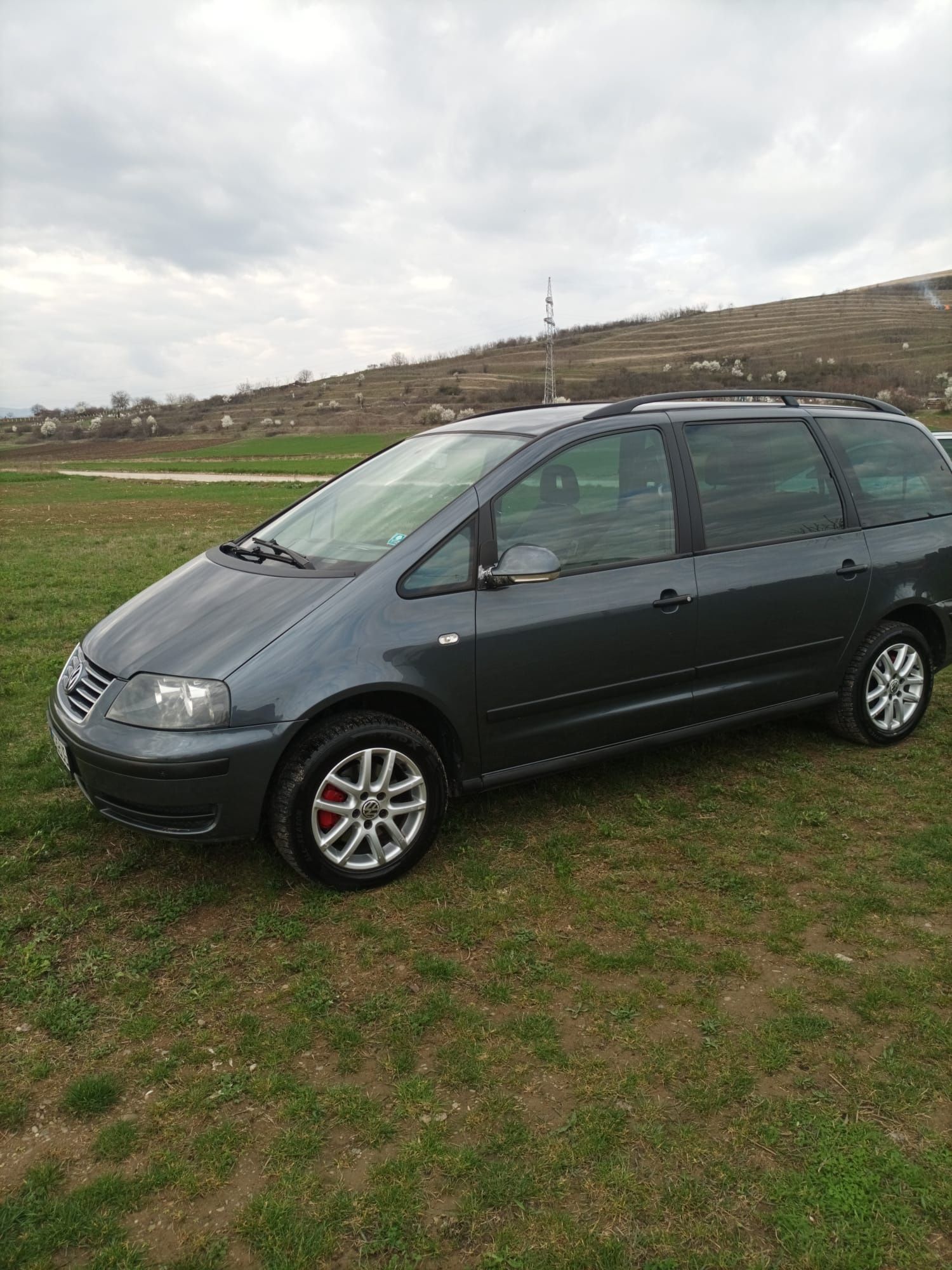 Vând Volkswagen Sharan