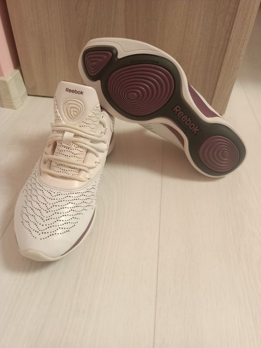 Pantofi sport Reebok noi