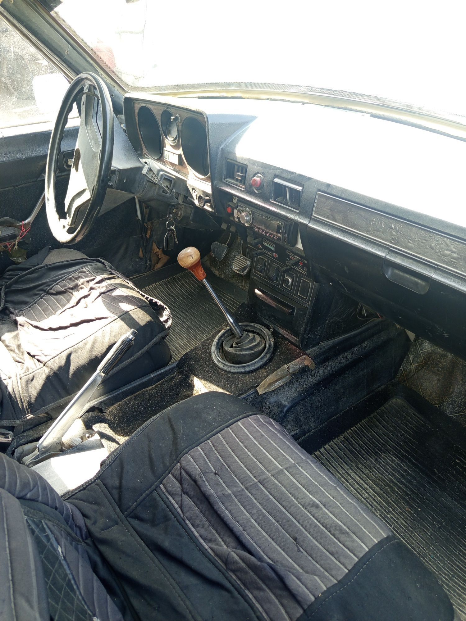 Volga GAZ 2410 sotiladi