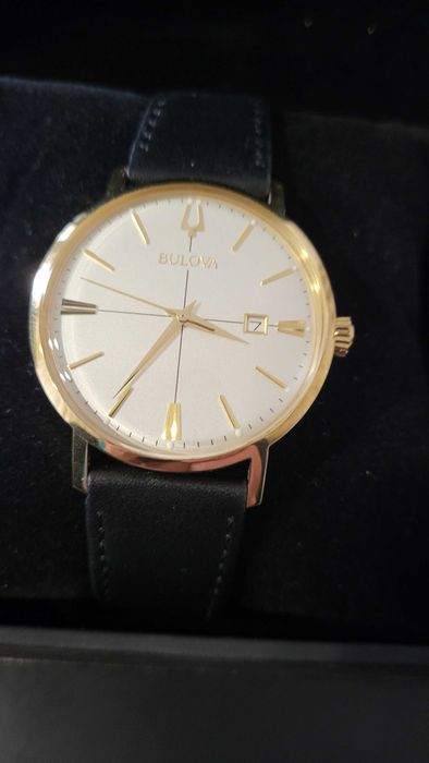 Продавам кварцов часовник Булова / Bulova Aerojet 97B172