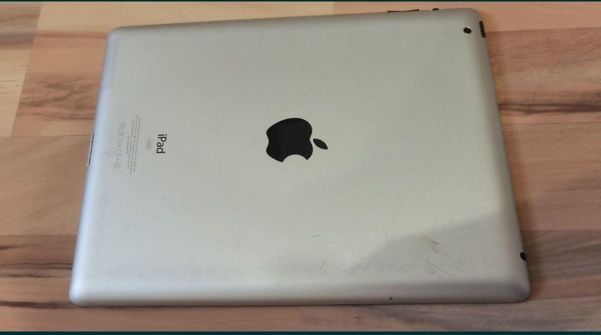 Tabletă Apple iPad 2 model A1395 16 GB de colecție