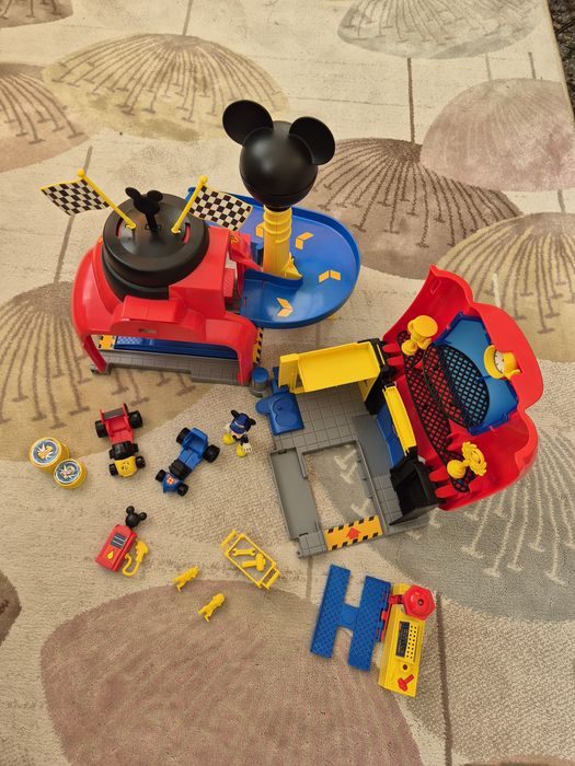 Гаражът на Мики Маус iMC Toys