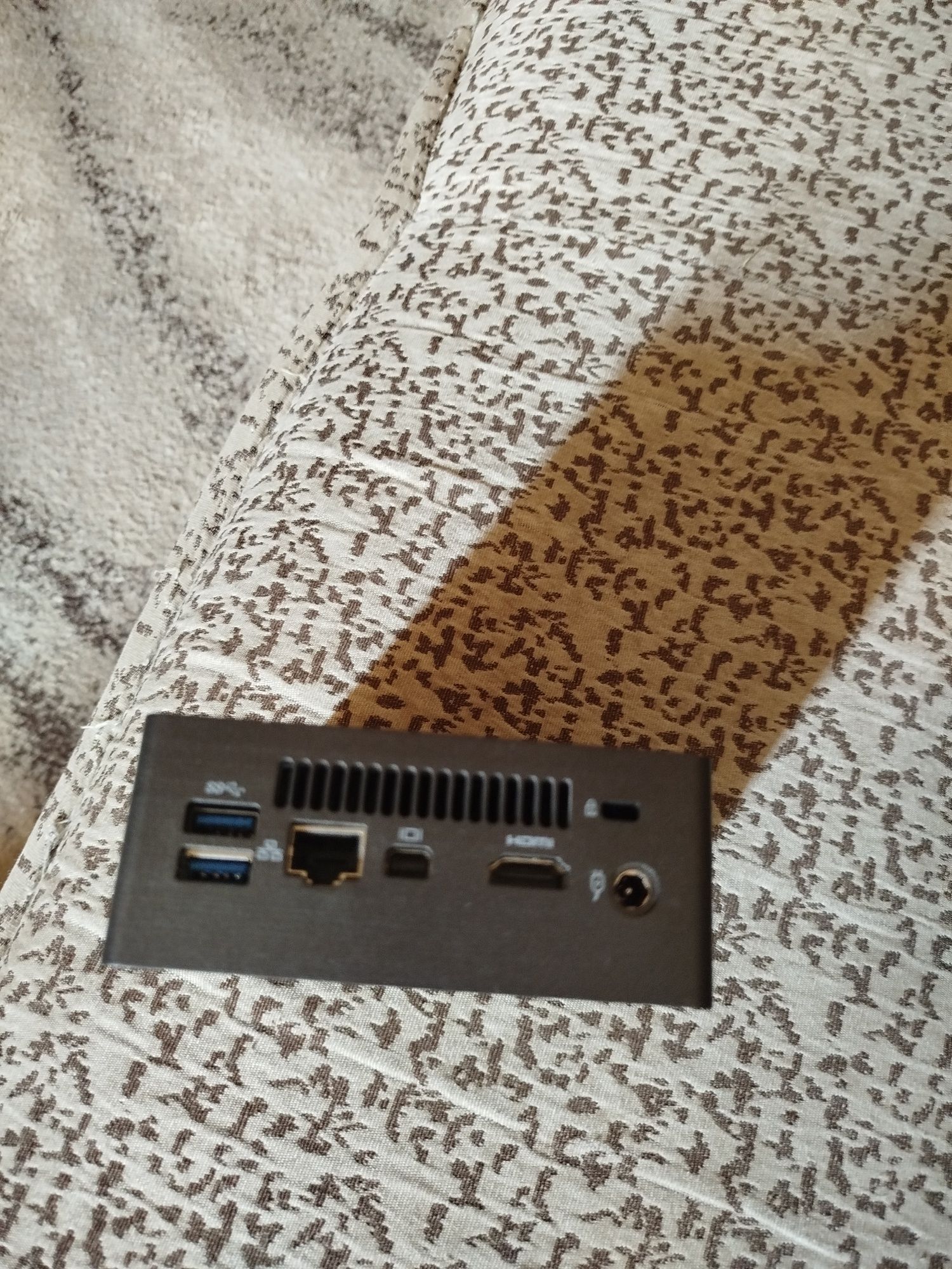 Calculator Intel i5 a7a generație că nuc
