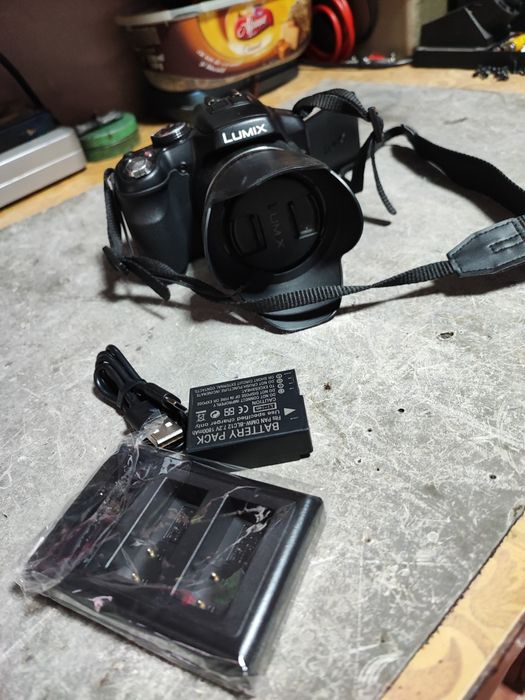 Camera video Panasonic dmc-fz200 ca nouă ieftina