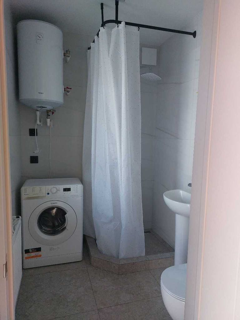 Дава се под наем Едностаен апартамент в София, Център - 36 кв.м за 300 € - Снимка #2